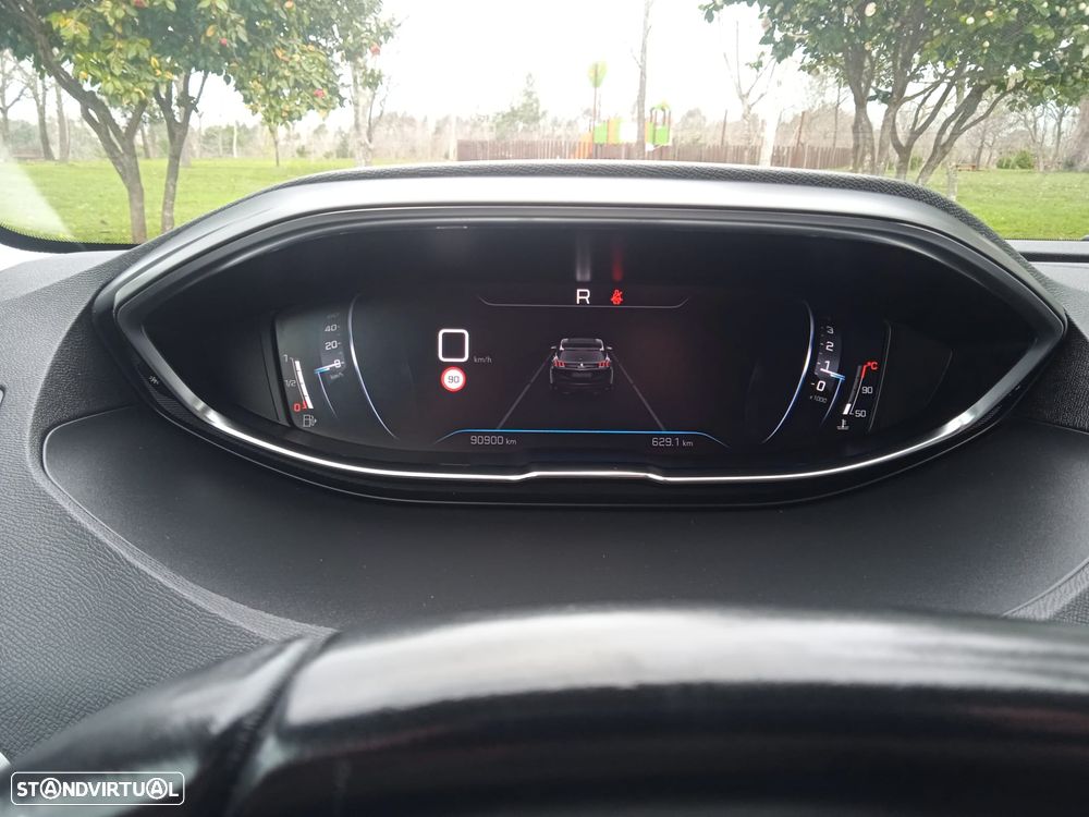 Peugeot 3008 1.2 PureTech Allure EAT8 - 25