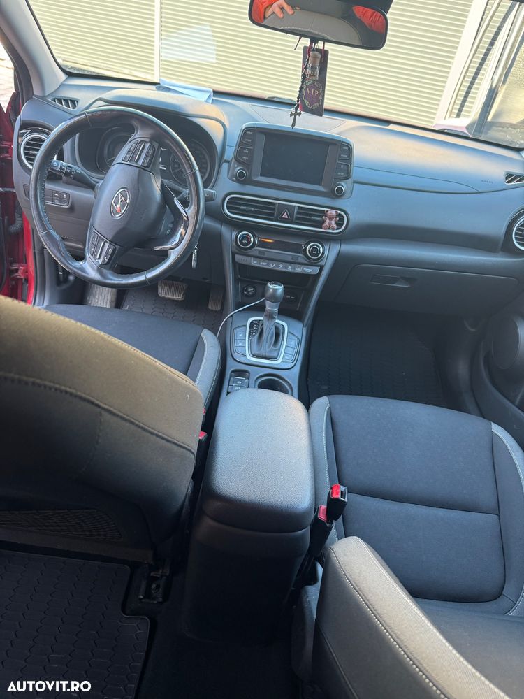 Hyundai KONA - 2