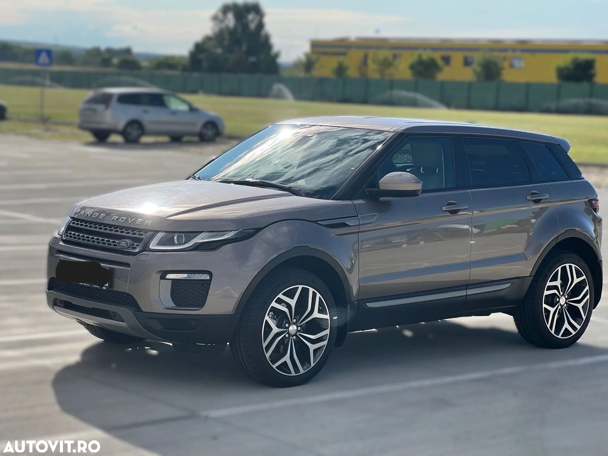 Land Rover Range Rover Evoque - 1