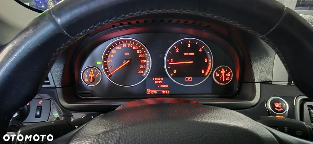 BMW Seria 5 520d - 12