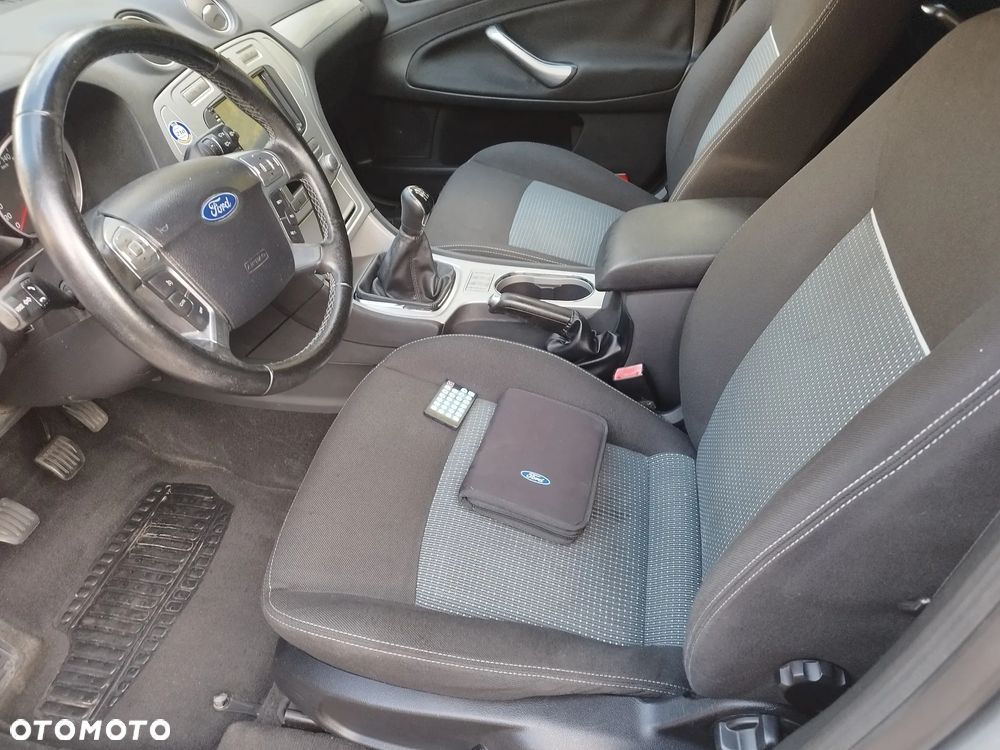 Ford Mondeo 2.0 Platinium X - 18