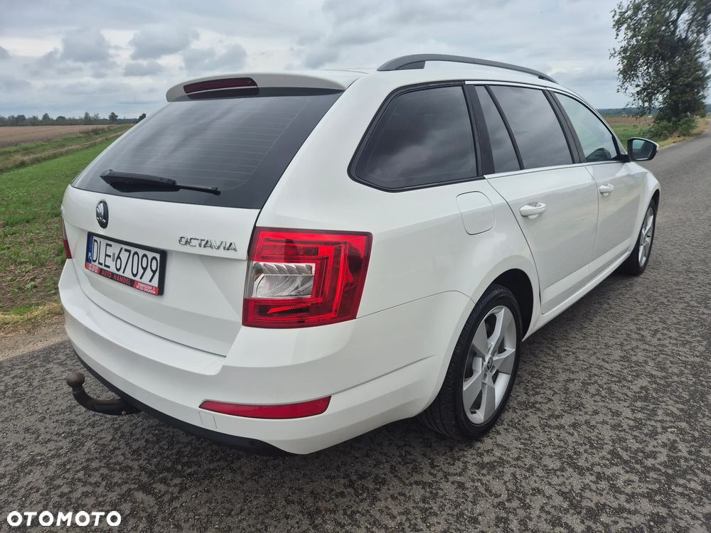 Skoda Octavia 1.6 TDI DPF DSG Elegance - 3