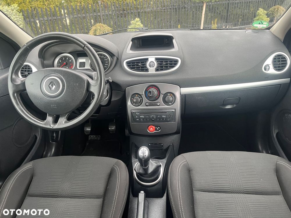 Renault Clio 1.2 16V Bioetanol Alize - 11
