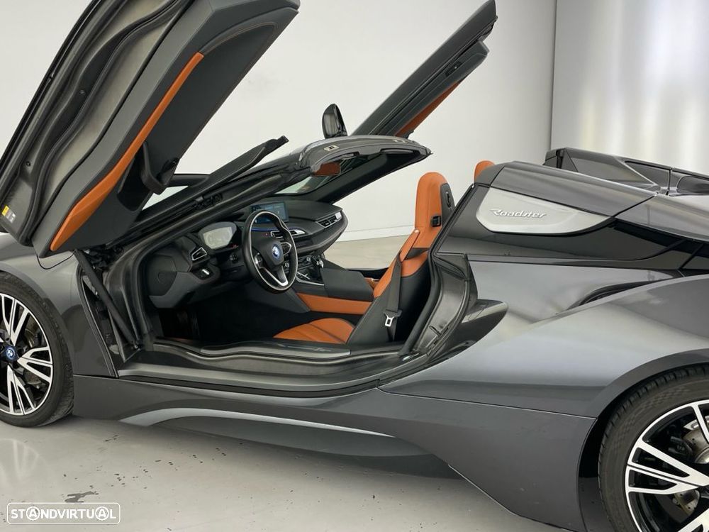 BMW i8 Roadster - 22