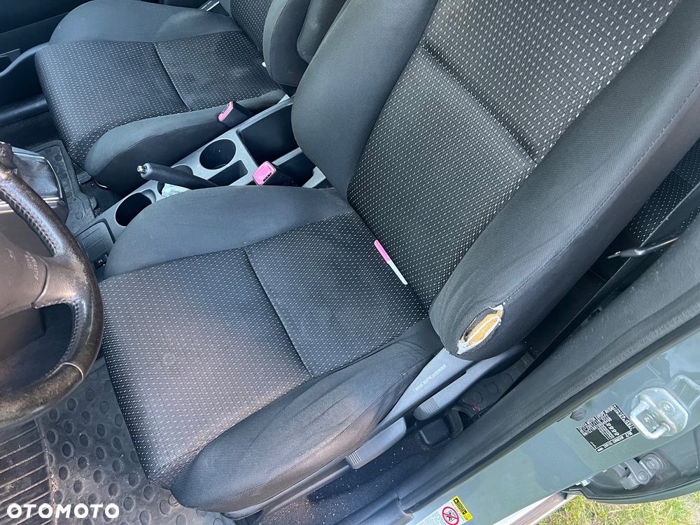 Toyota Corolla Verso 1.6 Premium - 8