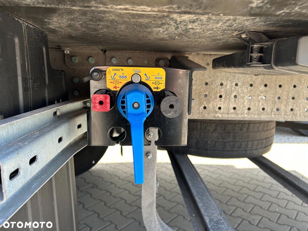 Schmitz Cargobull ThermoKing SLXi300; DOST; Uchwyty promowe, Paleciara - 8