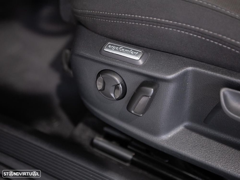 VW Passat Variant 1.6 TDI Confortline - 15