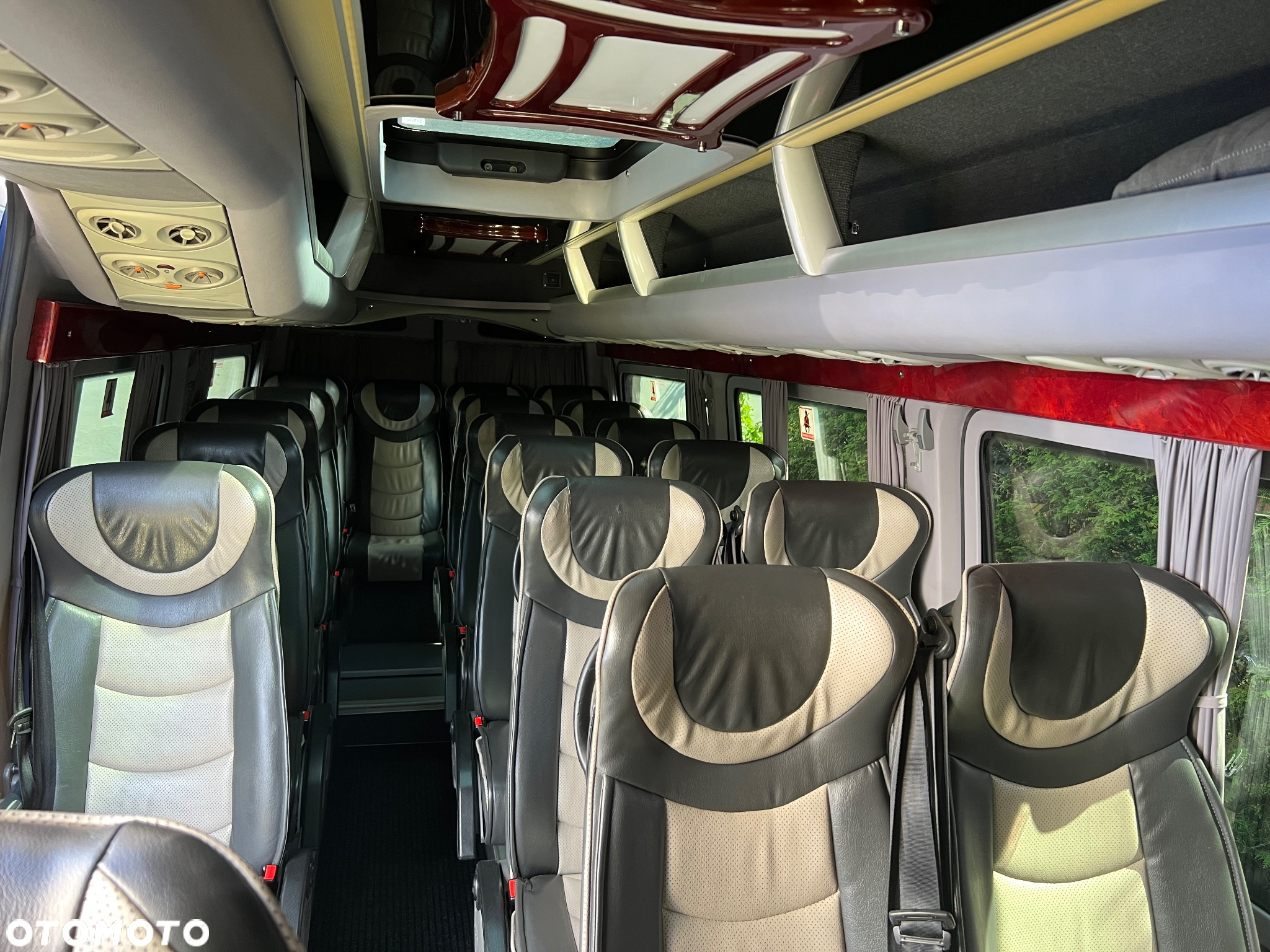 Mercedes-Benz Sprinter - 11