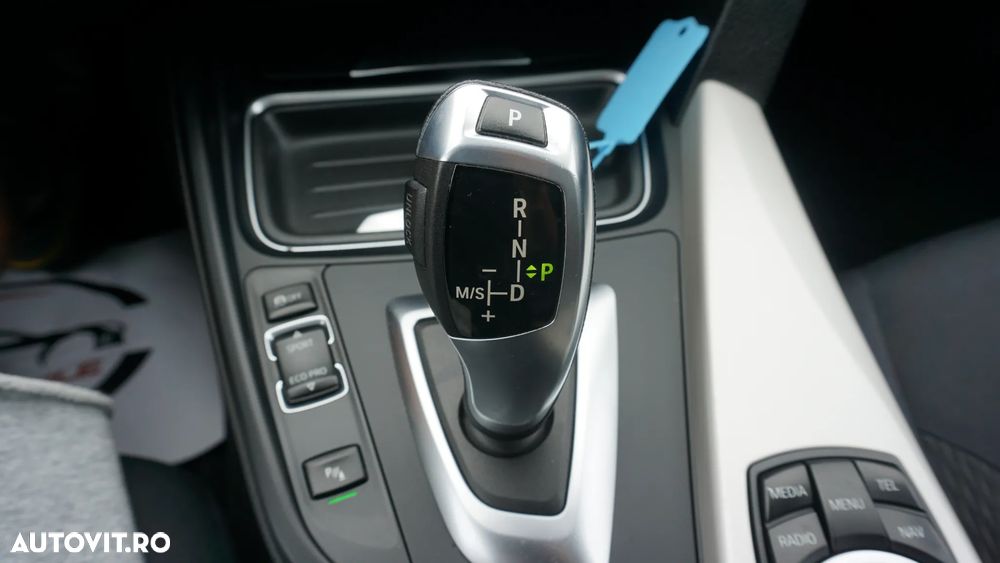 BMW Seria 3 318d Aut. Blue Performance - 30