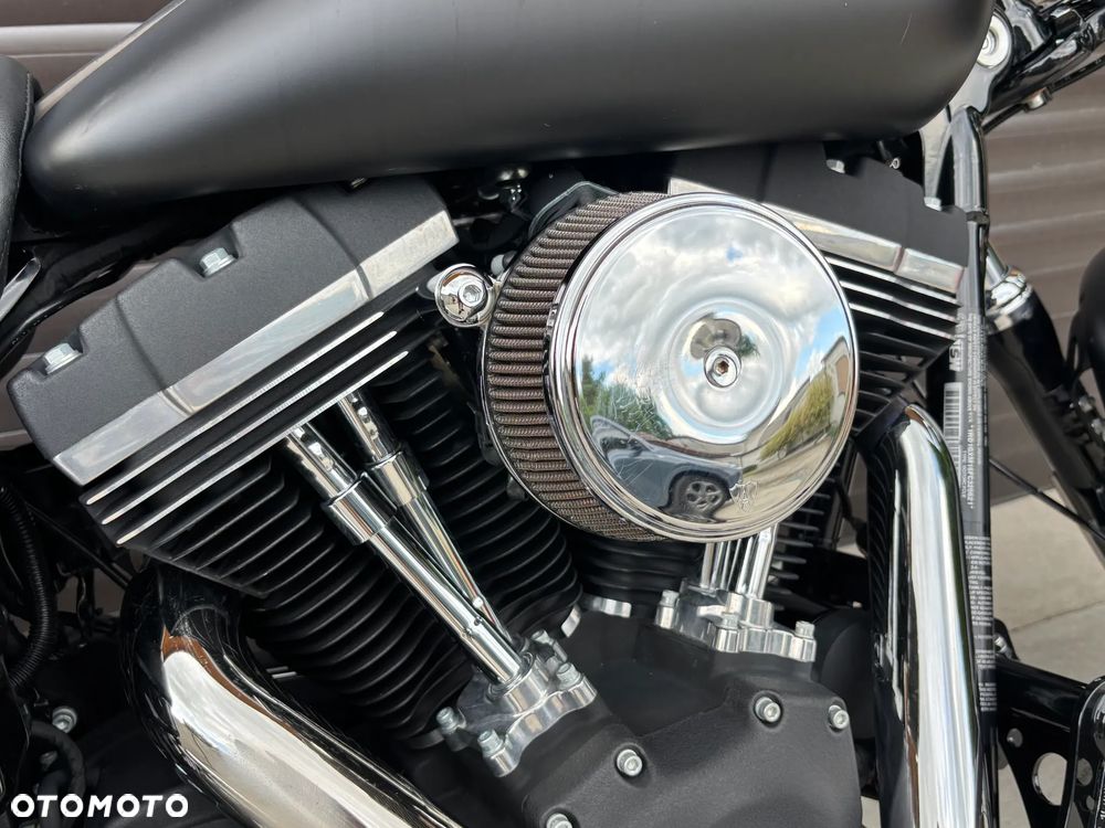 Harley-Davidson Dyna Street Bob - 12