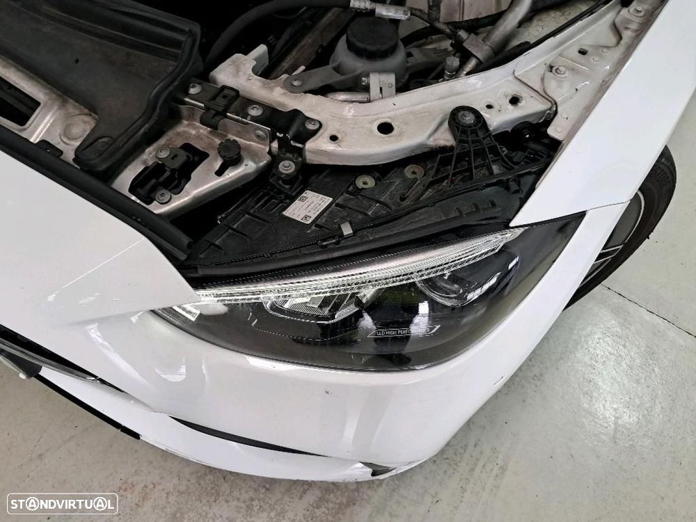 Mercedes-Benz C 300 e AMG Line - 21