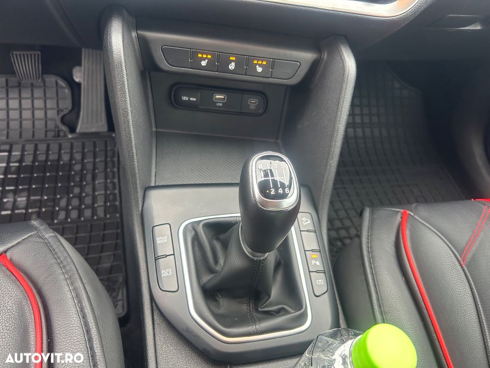 Kia Sportage 1.6 T-GDI 6MT 4x2 Urban - 10