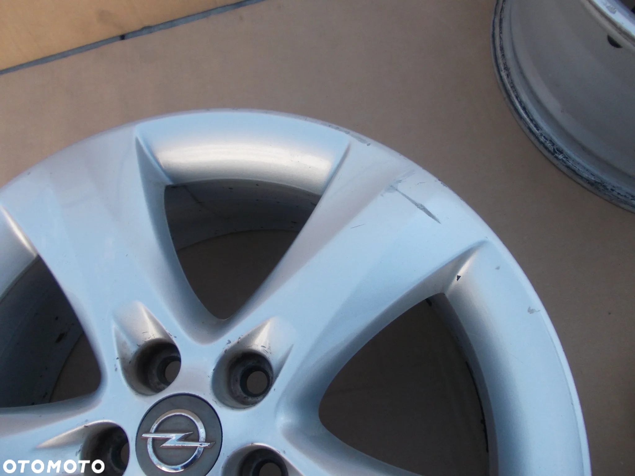 Felgi aluminiowa Opel Astra J Mokka 8J R17 Et 42 - 10