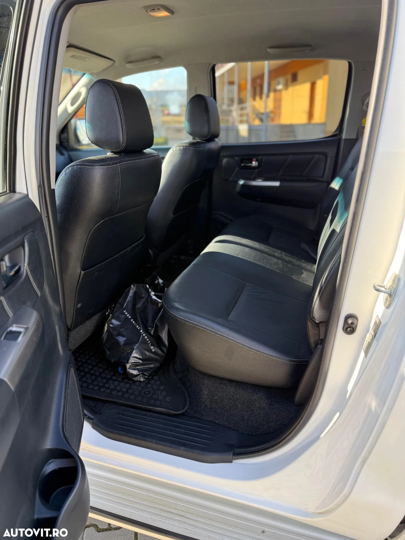 Toyota Hilux 4x4 Cabina Dubla Style+ Aut. - 11