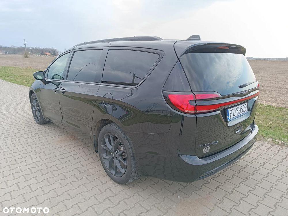Chrysler Pacifica - 6
