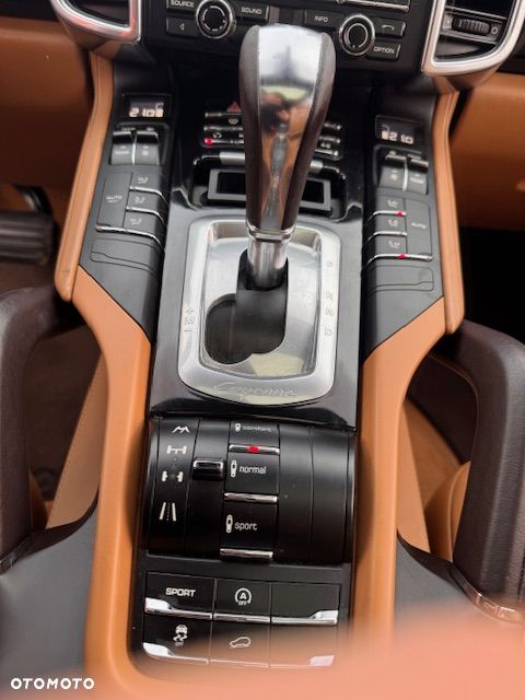 Porsche Cayenne Diesel Platinum Edition - 30