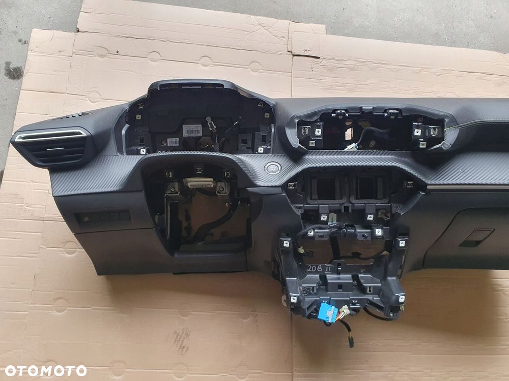 PEUGEOT 208 II GT 2019-2024 DESKA KONSOLA - 4