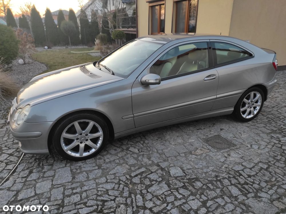 Mercedes-Benz Klasa C 230 - 19