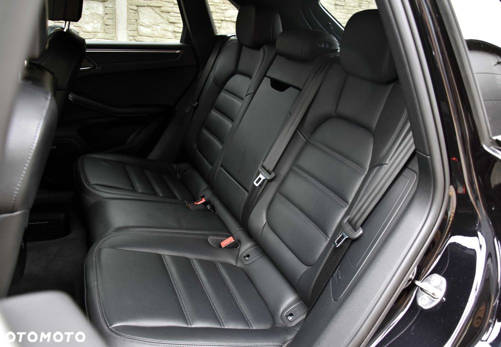 Porsche Macan T - 10