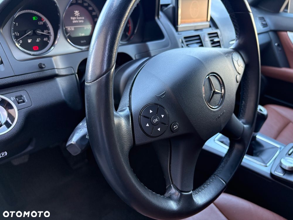 Mercedes-Benz Klasa C 180 CDI DPF (BlueEFFICIENCY) Elegance - 3