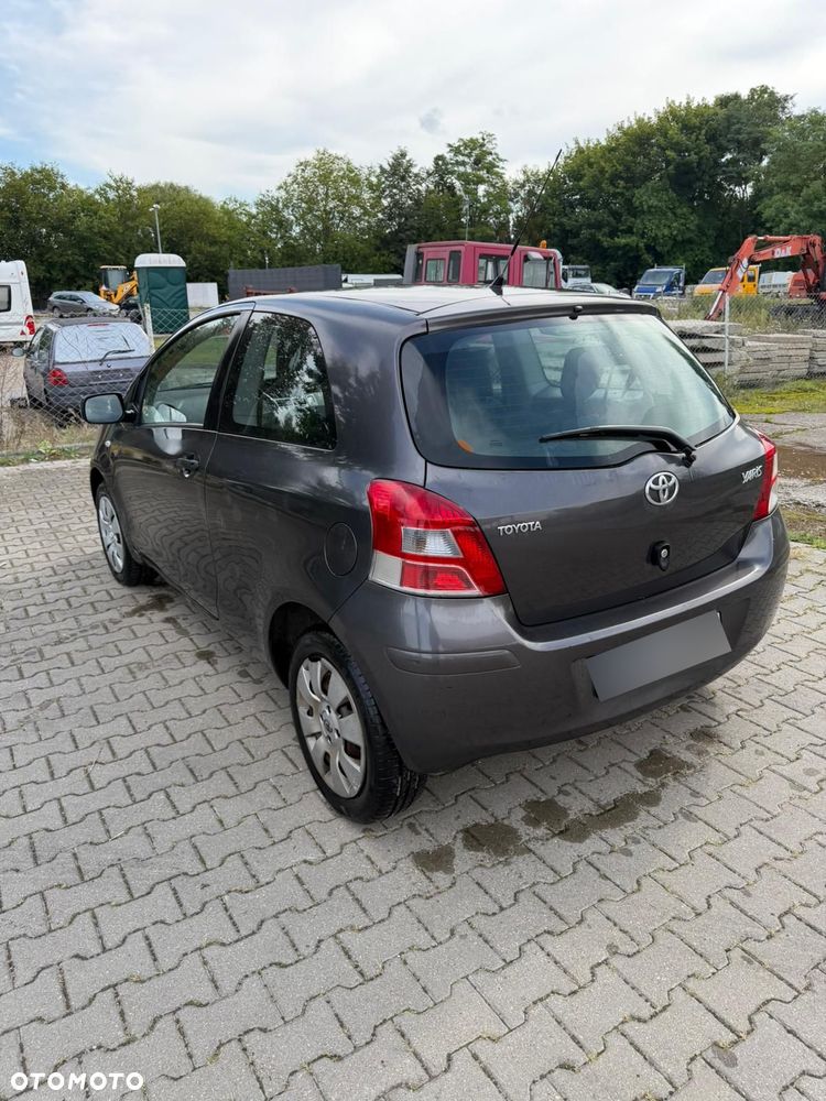 Toyota Yaris 1.0 Luna A/C - 10
