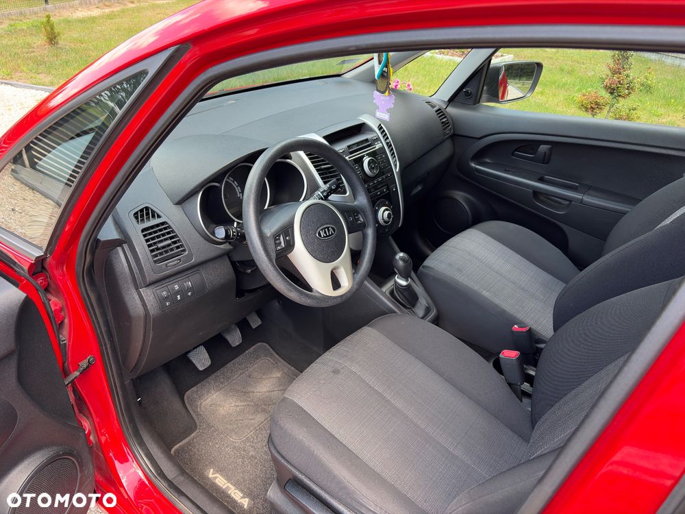 Kia Venga - 14