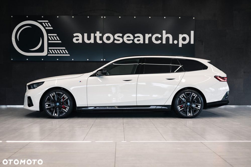 BMW i5 - 8