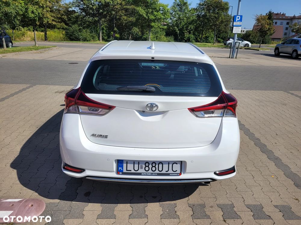Toyota Auris 1.6 Premium - 2