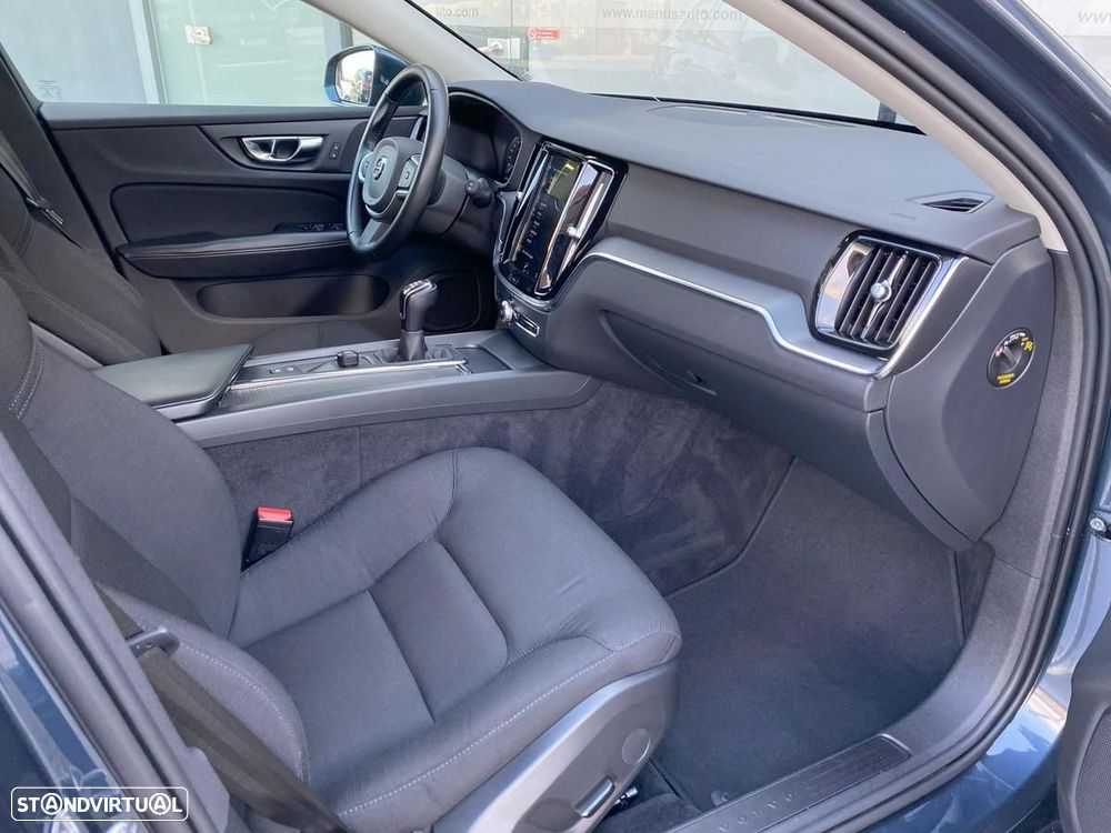 Volvo V60 2.0 D3 Momentum - 10