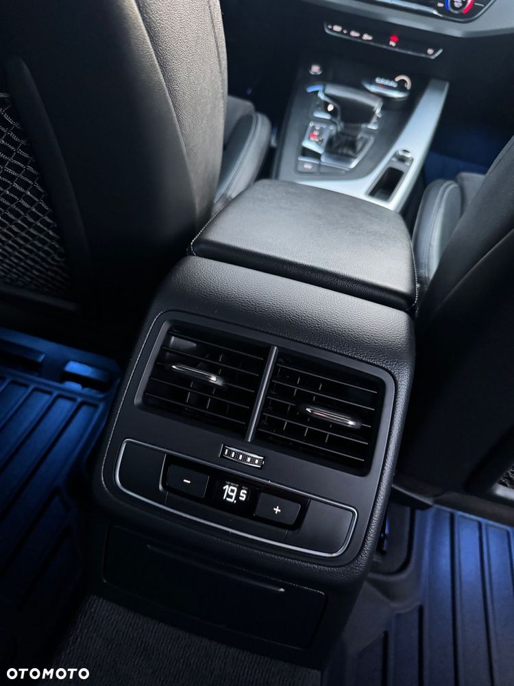 Audi A4 Avant 2.0 TDI Quattro S tronic - 11