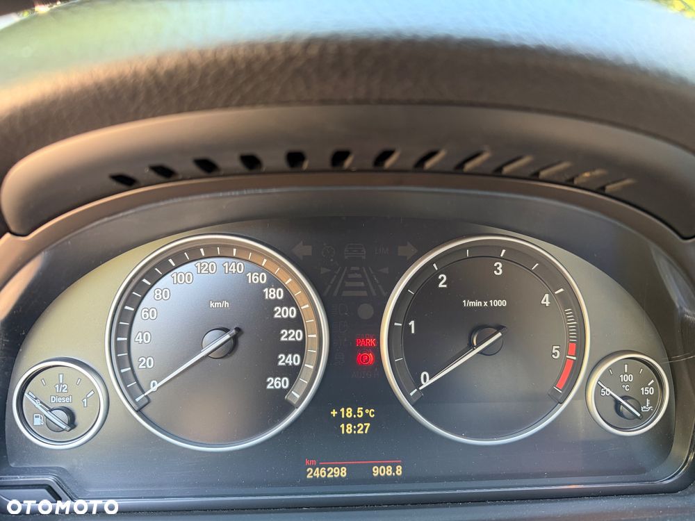 BMW Seria 5 520d - 13