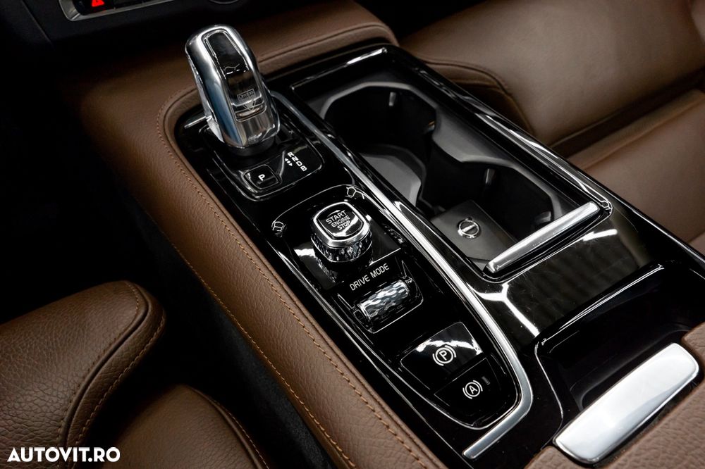 Volvo S90 T8 Twin Engine AWD Geartronic Momentum - 33