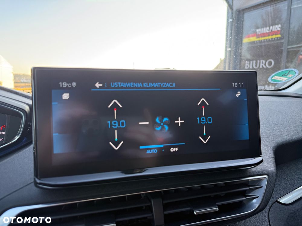 Peugeot 3008 1.2 PureTech Allure S&S EAT8 - 22