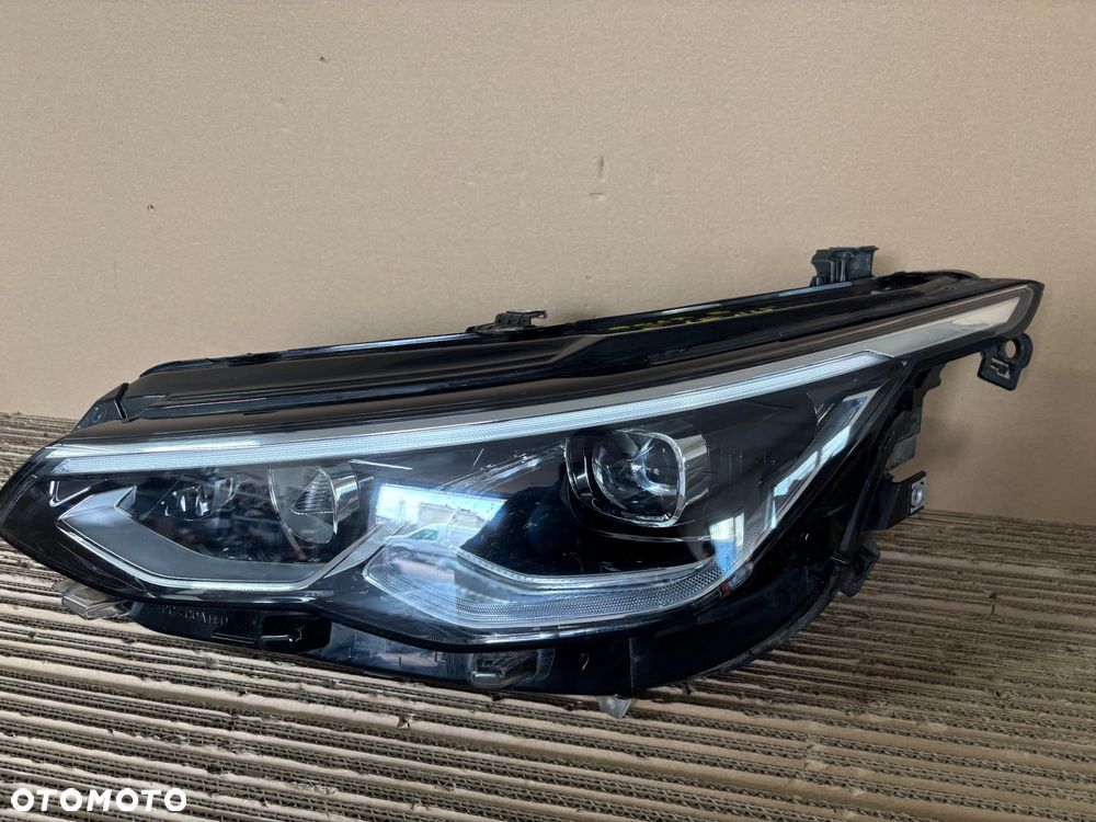 VW GOLF VIII 8  5H1941035J lampa lewa full led - 3
