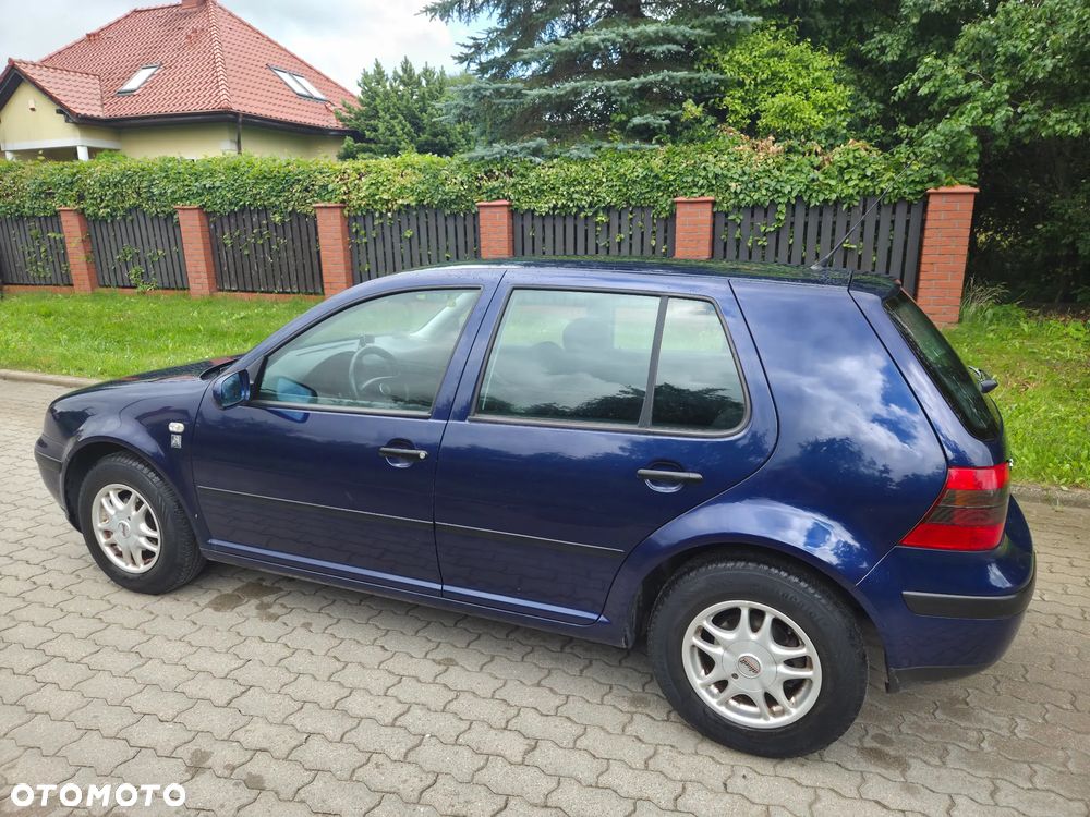 Volkswagen Golf - 8