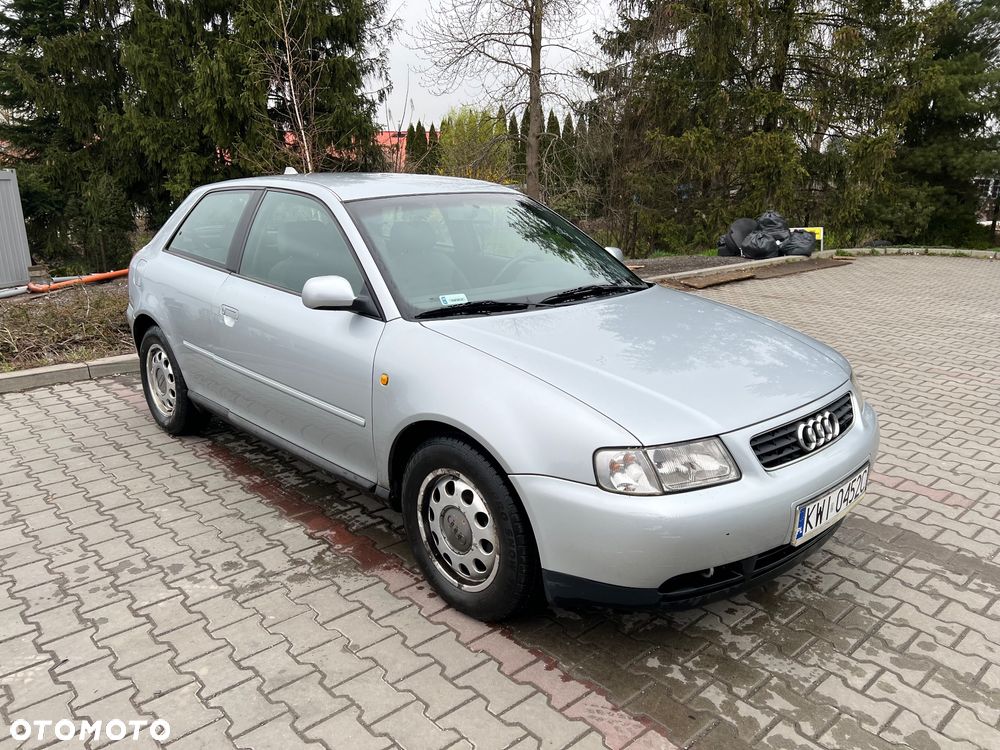 Audi A3 3-drzwiowe 1.6 Attraction - 2