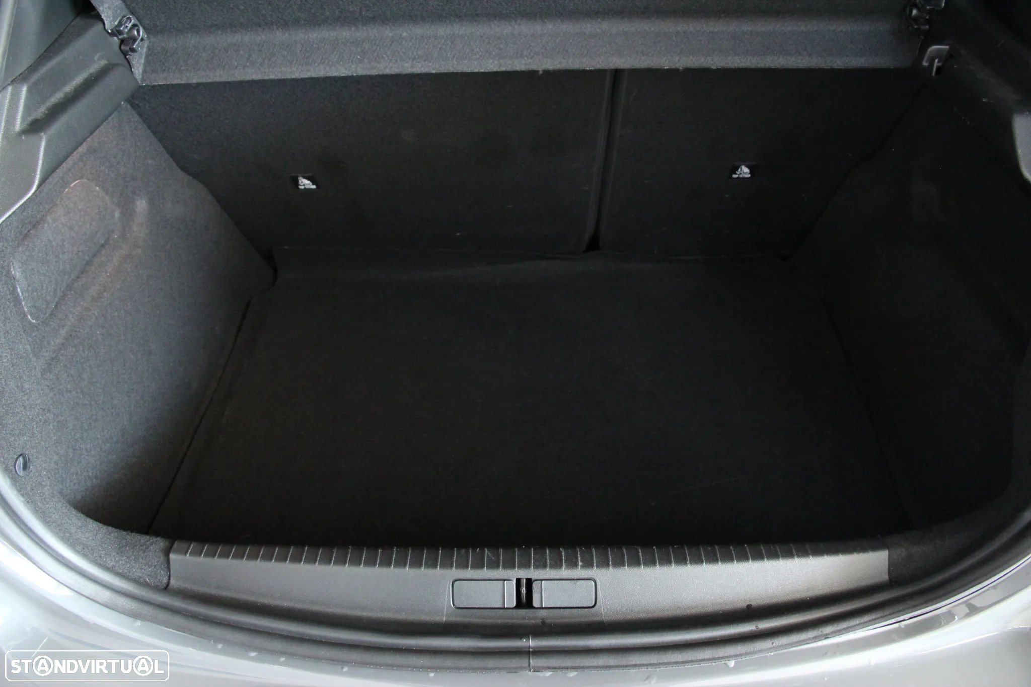 Peugeot 208 1.2 PureTech Active - 21