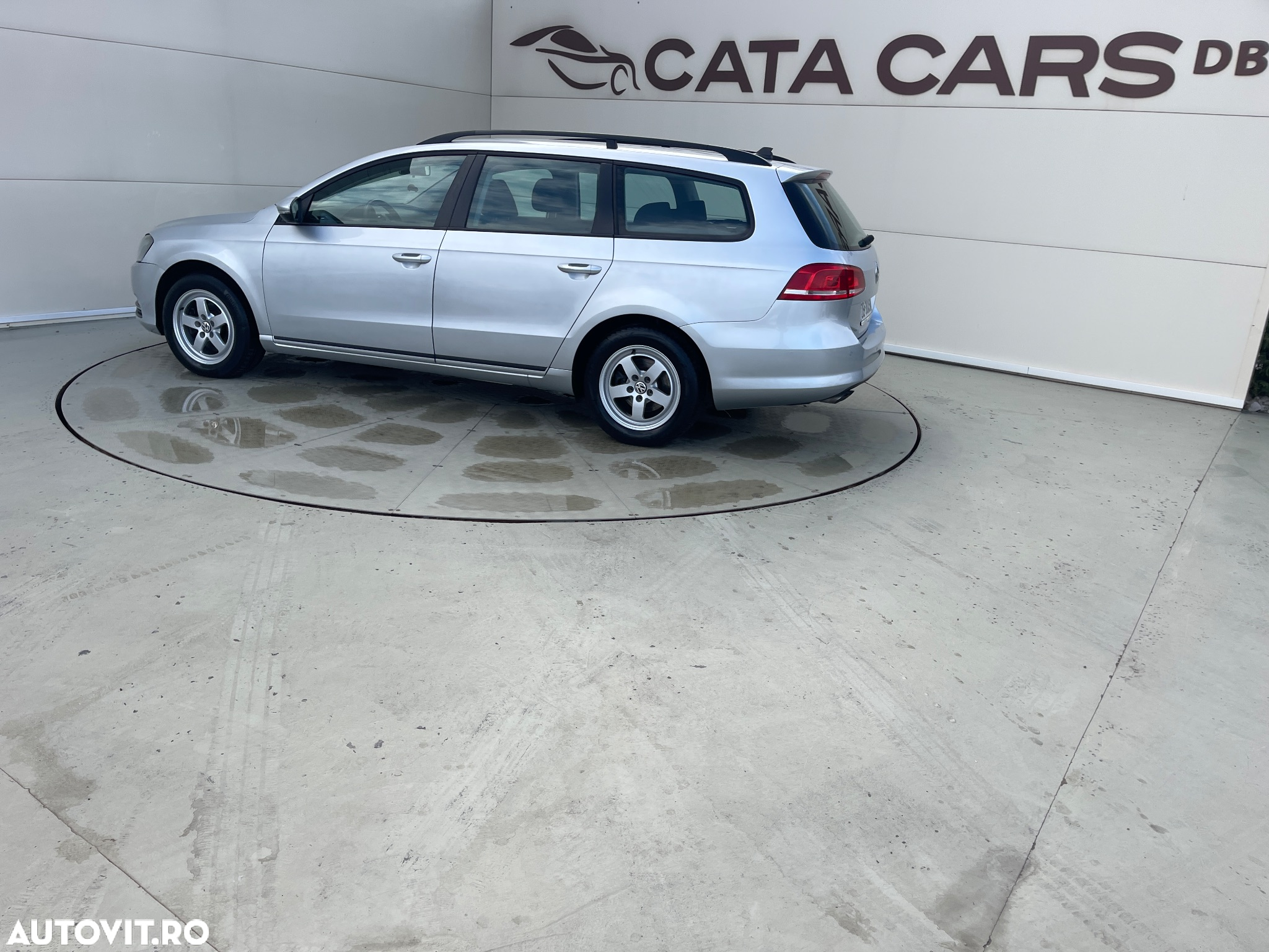 Volkswagen Passat 2.0 TDI BlueMotion Tehnology DSG Trendline - 9