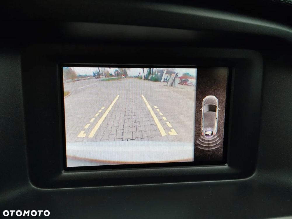 Volvo V40 D3 - 32