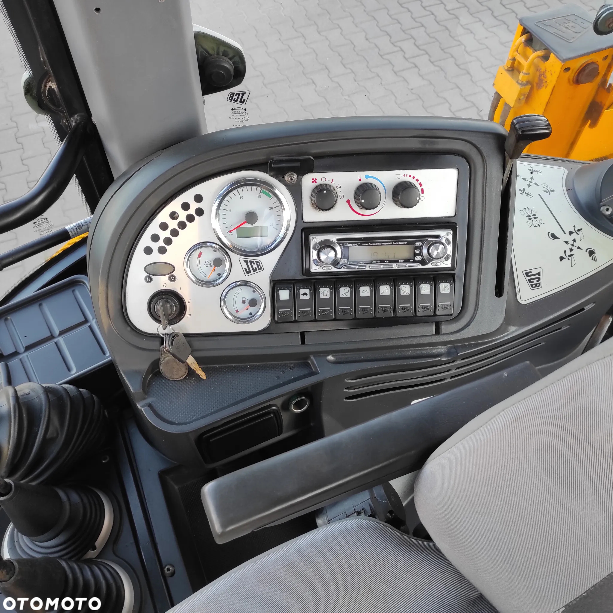 JCB 4CX Powershift Torquelock 2008 R Koparko Ładowarka JCB 4CX - 20