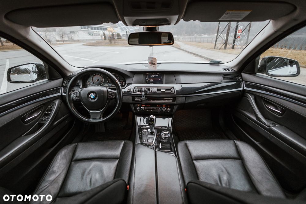 BMW Seria 5 520d xDrive - 9
