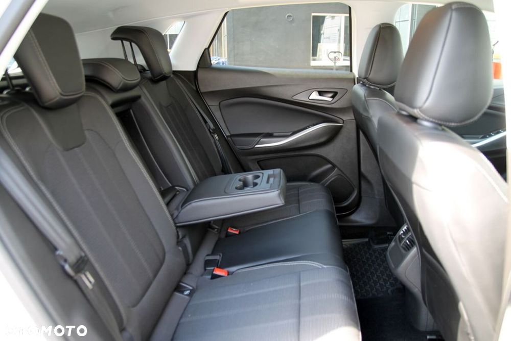 Opel Grandland 1.2 T Business Elegance S&S - 22