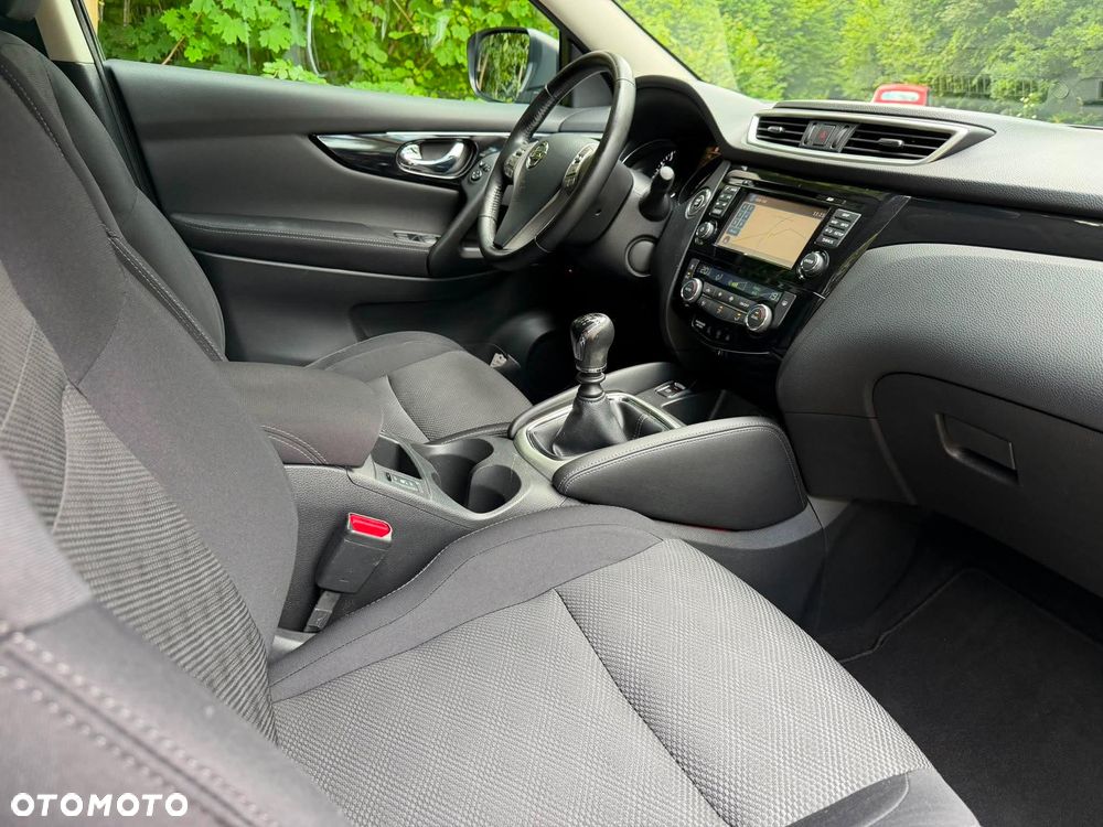 Nissan Qashqai 1.2 DIG-T N-Vision - 27