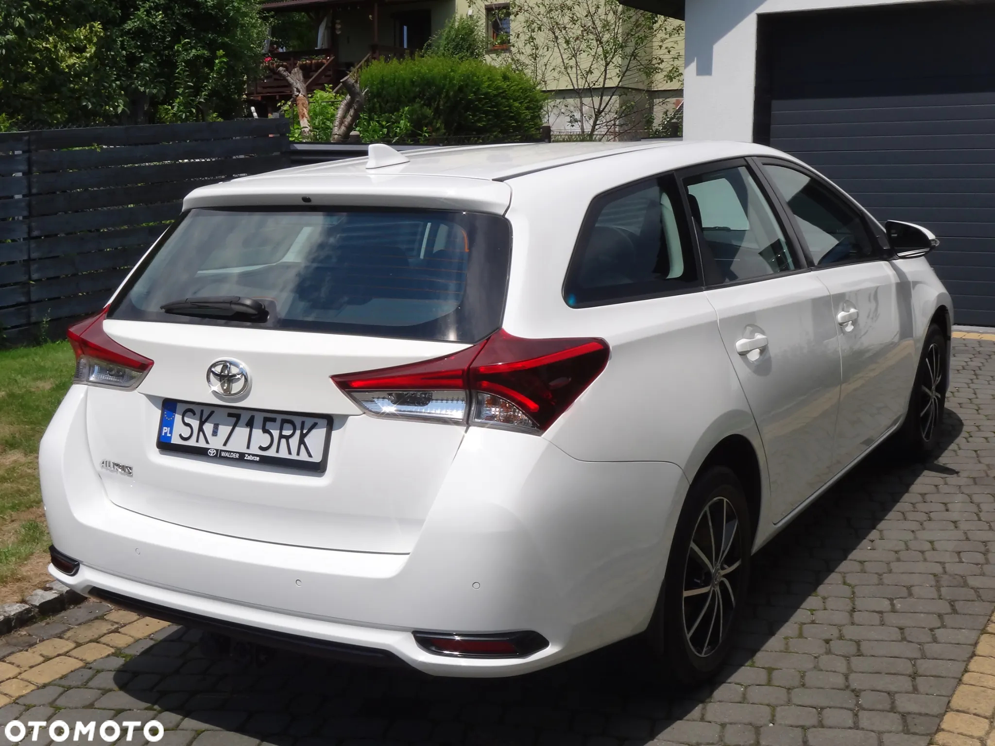 Toyota Auris - 4