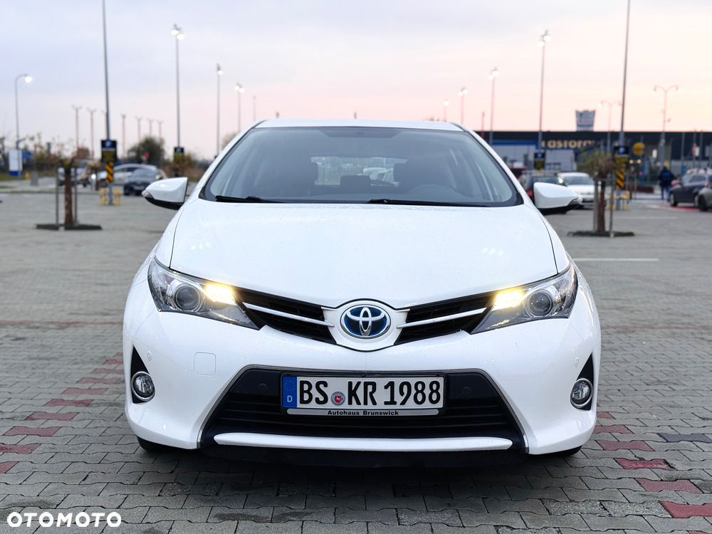 Toyota Auris 1.8 HSD Luna - 2