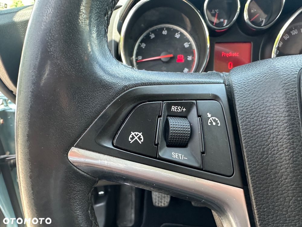 Opel Astra 1.6 Turbo Edition - 21