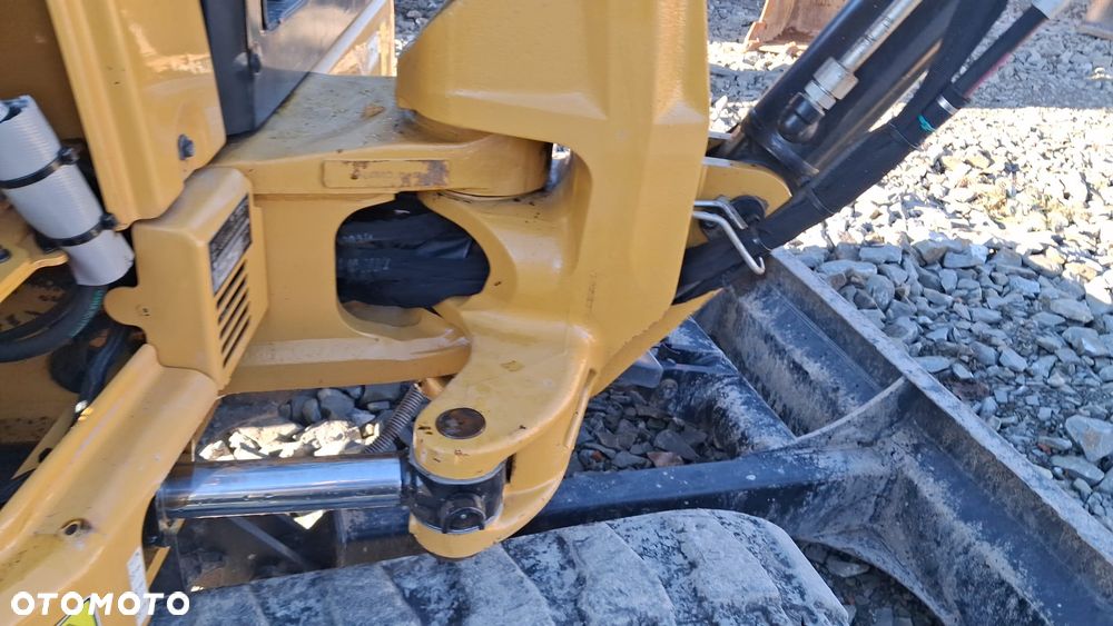 Caterpillar 301,6 - 6