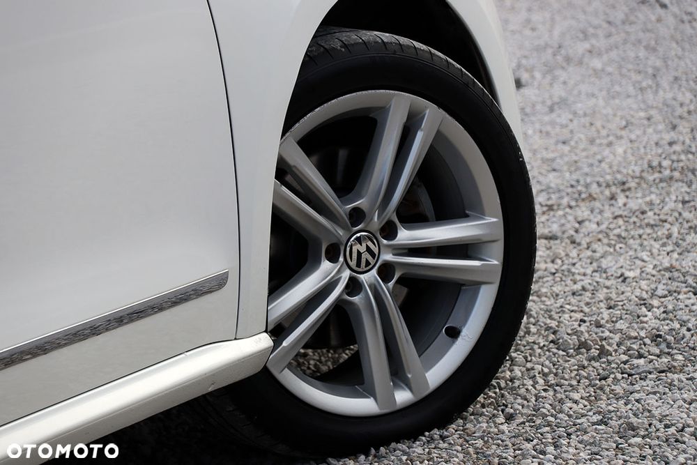 Volkswagen Passat 2.0 TDI DSG Highline - 36