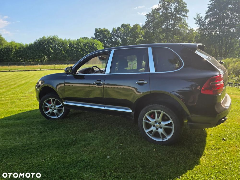 Porsche Cayenne Turbo - 11