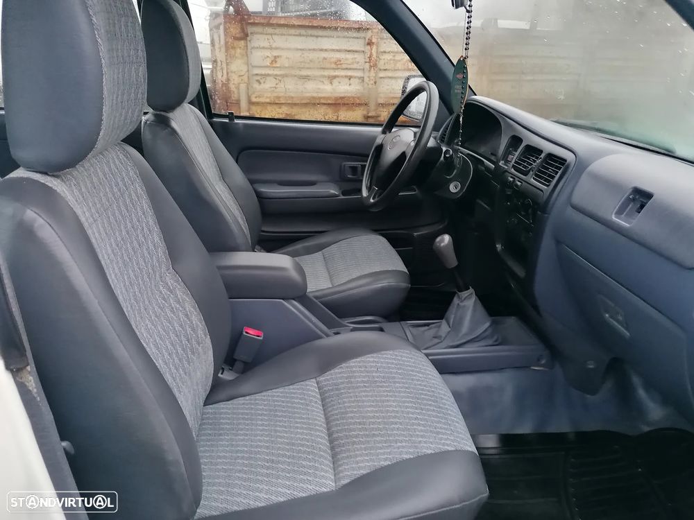 Toyota Hilux D4D - 8